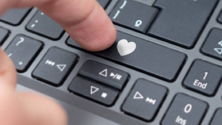 Klavyede kalp nasıl yapılır? Klavyede kalp yapma kısayolu
