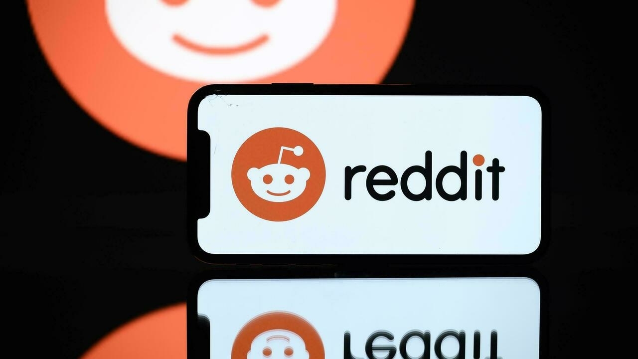 CEO Steve Huffman: Don't wear clothes with the Reddit logo outside!