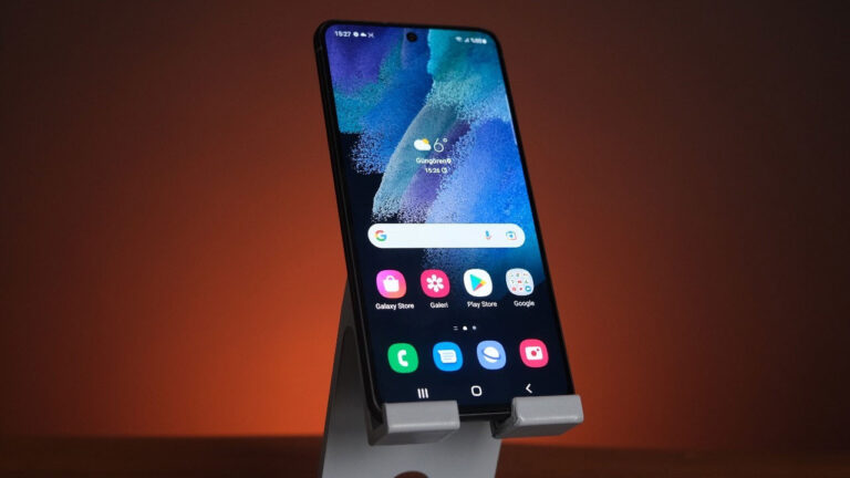 Galaxy S21 FE 2023 için geri sayım: Yenilenmiş versiyonu geliyor!