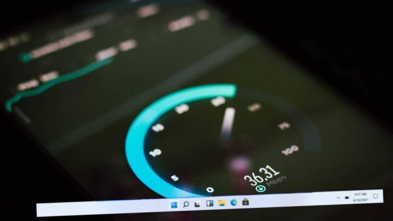 Hız testlerinden kurtulun: İnternet hızınızı Görev Çubuğunda görün!