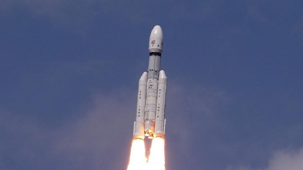 Hindistan bir ilki gerçekleştirdi: Chandrayaan 3, Ay’a indi!