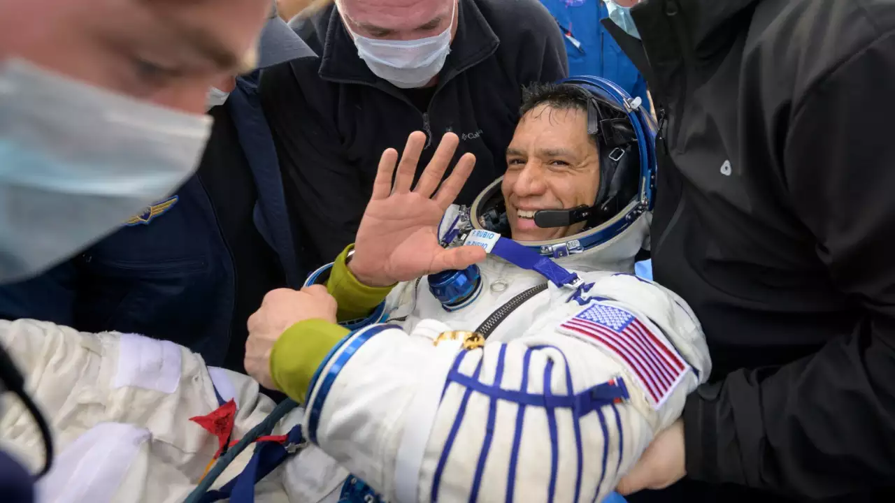 Uzayda 371 gün NASA astronotu rekor kırdı!