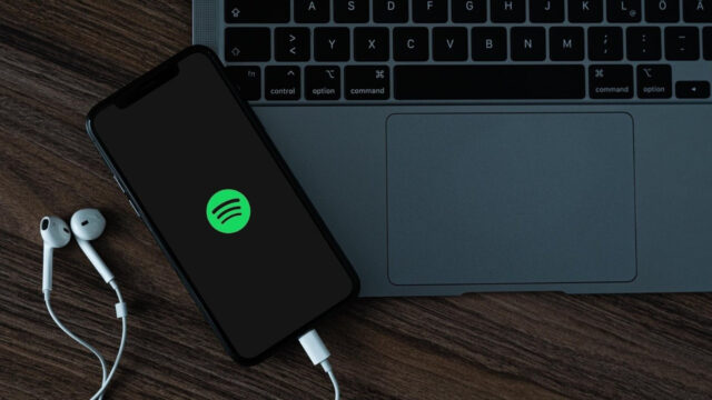 Spotify, iPhone kullanıcılarına haftalardır çile çektiriyor!