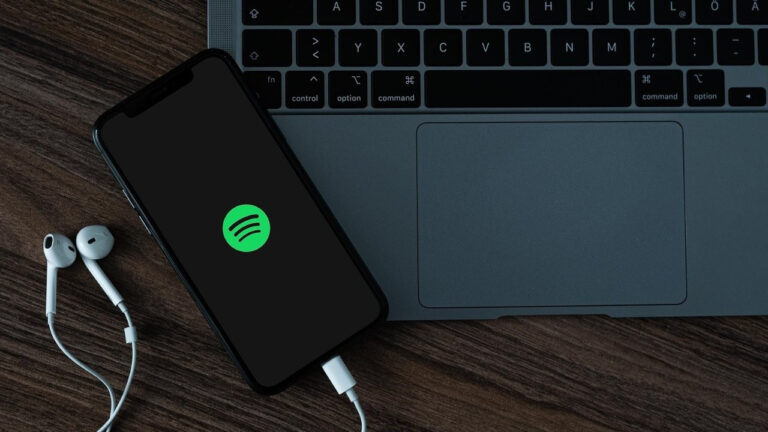 Spotify, iPhone kullanıcılarına haftalardır çile çektiriyor!