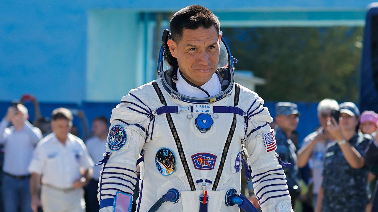 NASA astronotları bu sefer yepyeni bir rekora daha imza attı. NASA astronotu Frank Rubio uzayda en uzun süre kalan astronot oldu.