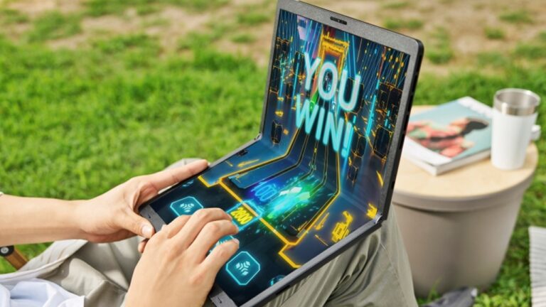 LG geri mi dönüyor? OLED ekranlı katlanabilir laptop tanıtıldı!