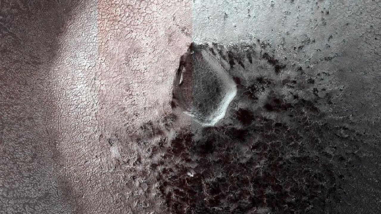 NASA, Mars yüzeyindeki ürküten görüntüyü paylaştı!