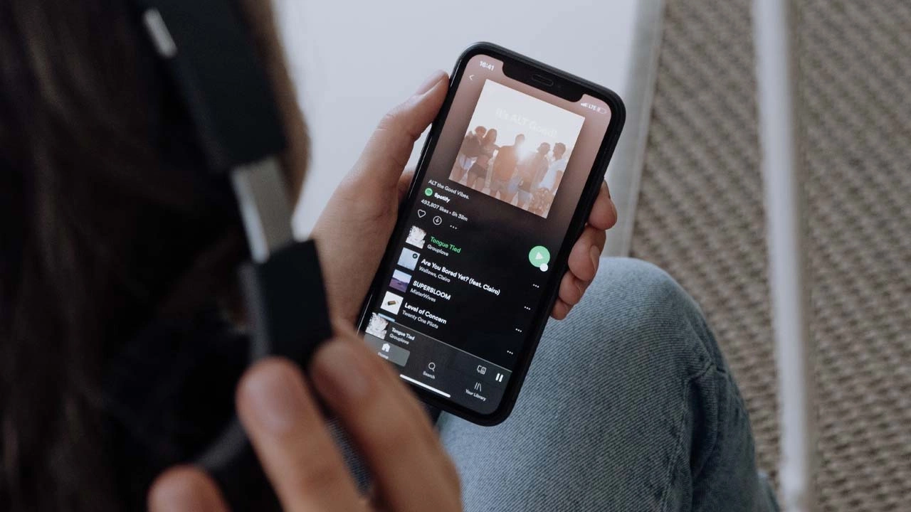 Ücretsiz müzik dinlemek artık işkence Spotify özellikleri kısıtlıyor!