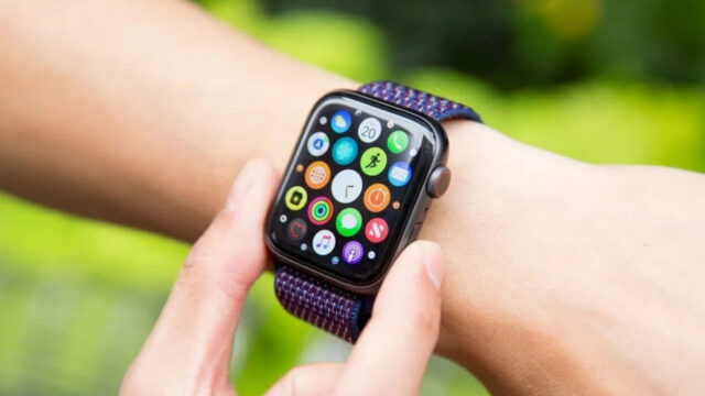 Apple Watch, kullanıcıları deliye döndürdü: Ekranı göremiyorlar!