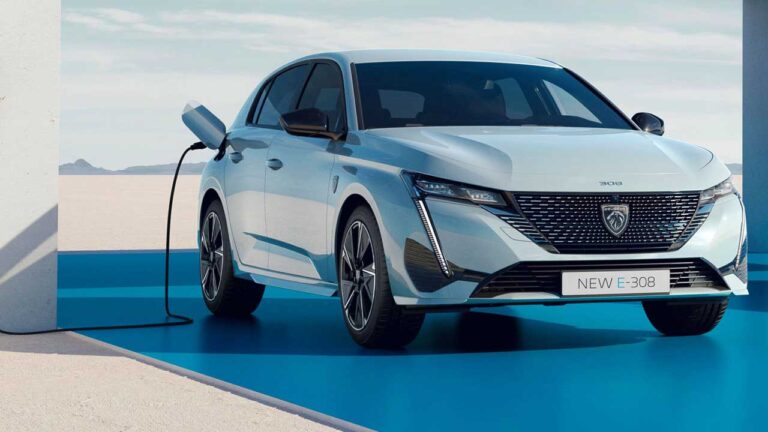Peugeot E-308 satışa çıkıyor! Türkiye fiyatı belli oldu