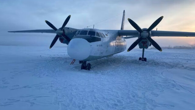rus uçağı donan nehre indi