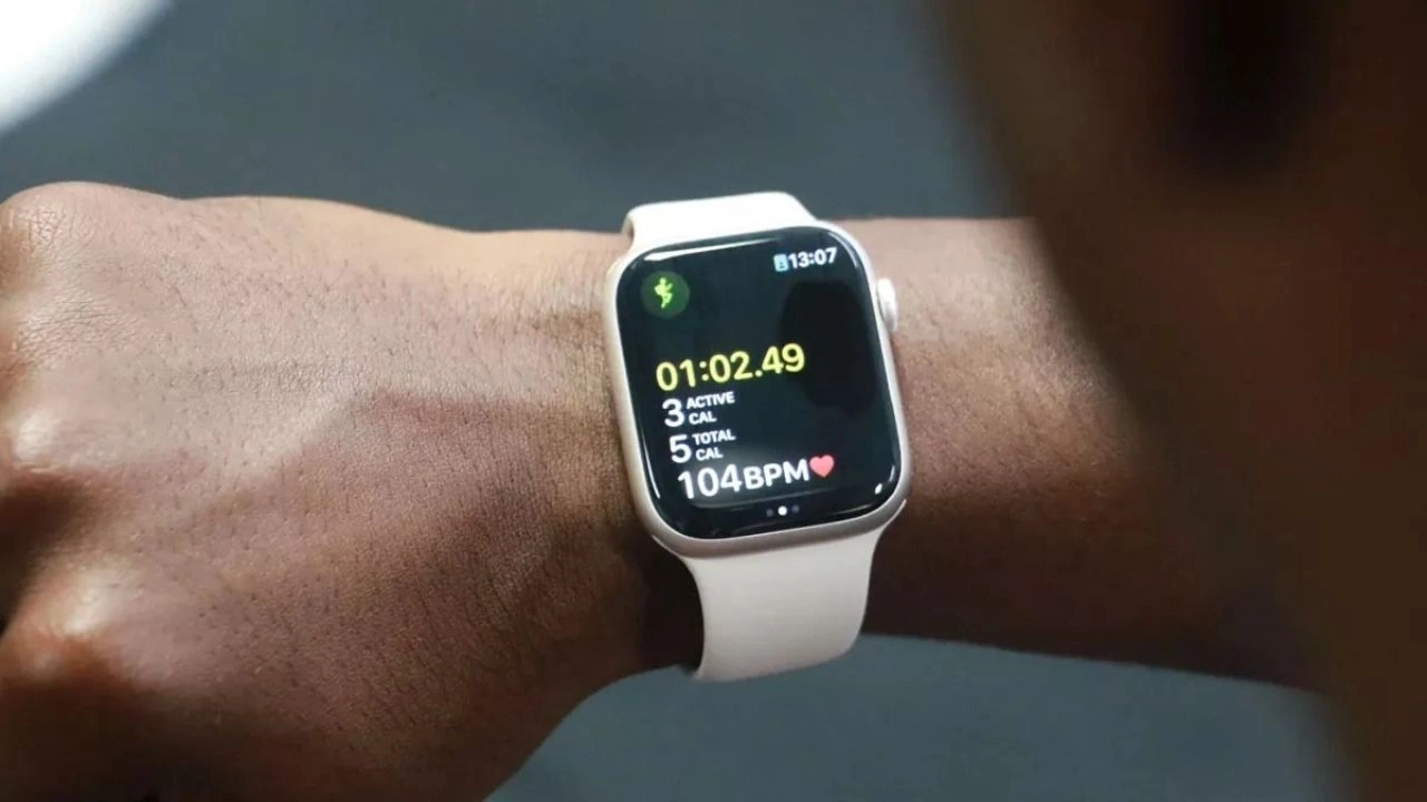 Apple’dan kritik karar! Apple Watch tasarımını değiştiriyor