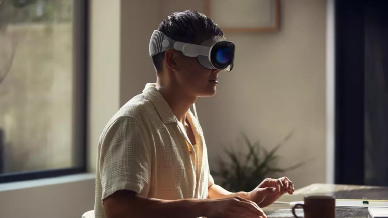 Zoom, Apple Vision Pro ile dünyaları ve karakterleri değiştiriyor!