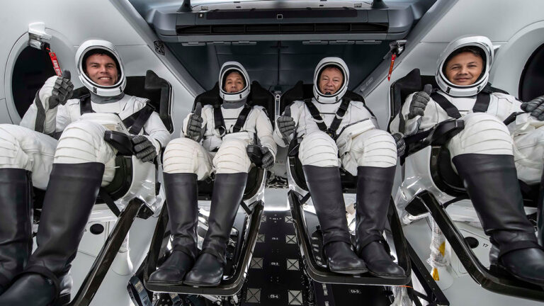 İlk Türk astronot Alper Gezeravcı dünyaya geri dönüyor!