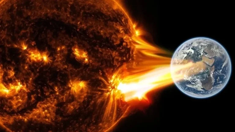 Bu bir ilk! Aynı anda iki Güneş patlaması yaşandı!