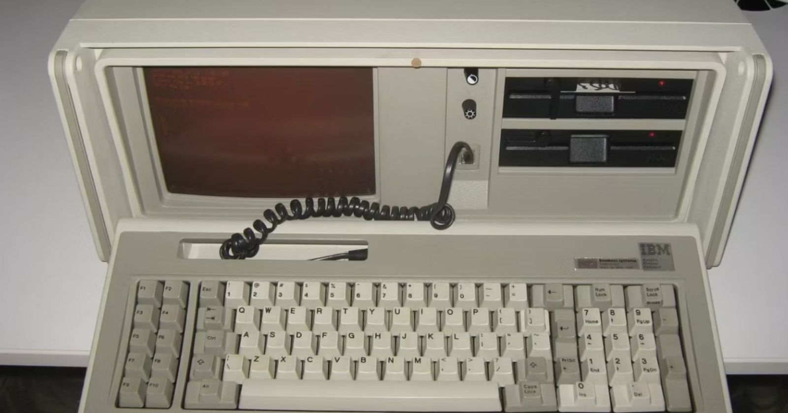 IBM Portable Computer features and story!