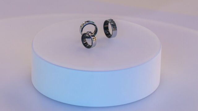New trend!  Samsung introduced its smart ring Galaxy Ring
