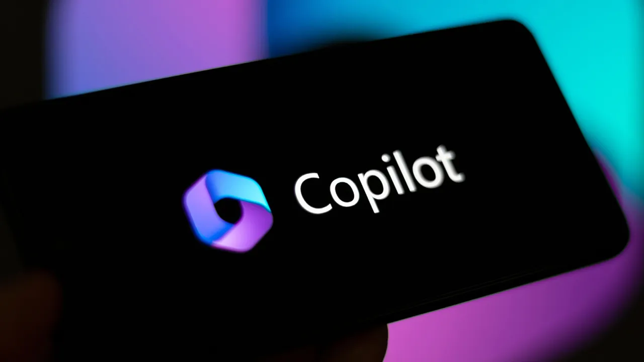Microsoft Copilot will be available as the default assistant on Android and iOS devices