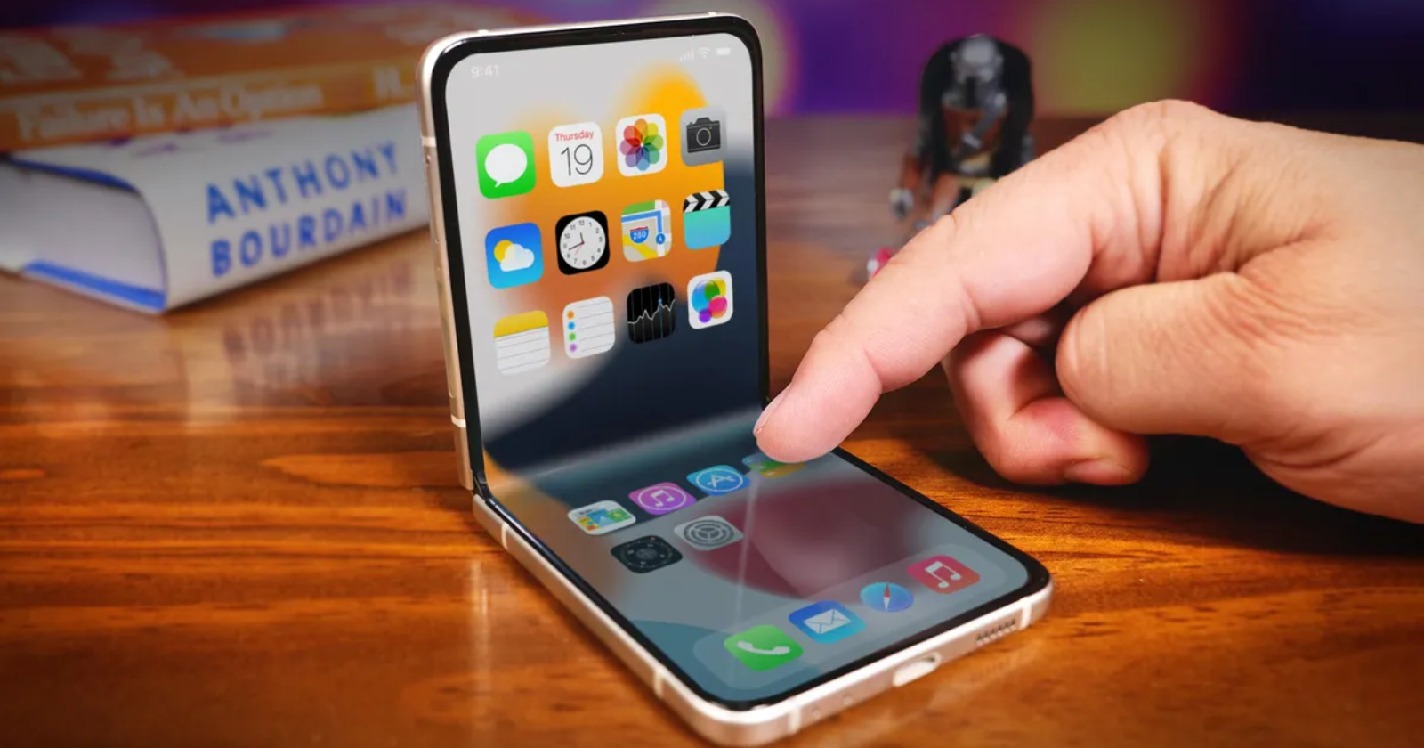 Apple’dan katlanabilir iPhone ile ilgili kötü haber!