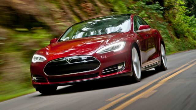 Tesla otomobillerde yeni dönem! 15 dakikada tam şarj