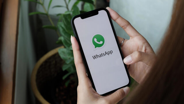 Text-based status updates on WhatsApp are on the way!