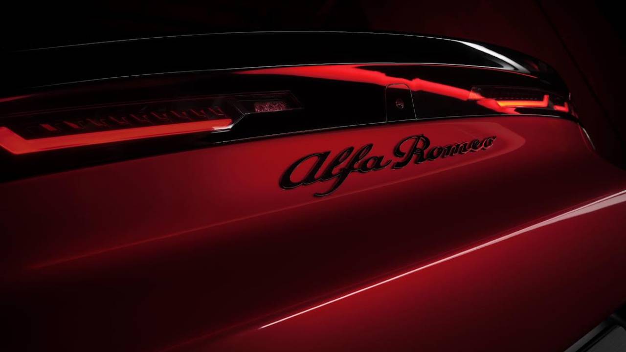 Alfa Romeo Milano features