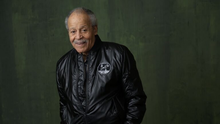 Blue Origin, uzaya 90 yaşında astronot gönderecek!