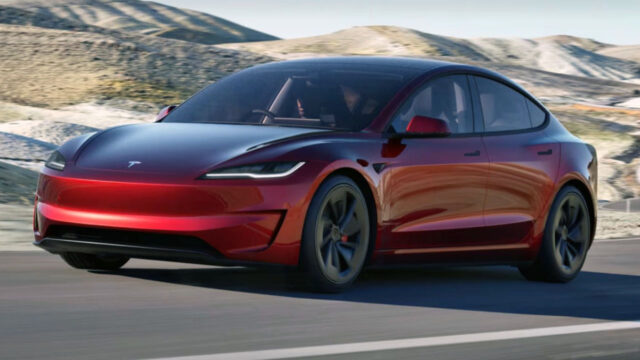 Tesla Model 3 Performance, Porsche 911’e toz yutturuyor!