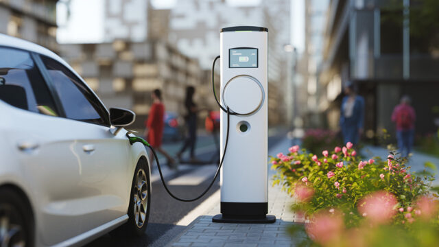Station from Vestel that can charge electric cars in 5 minutes!