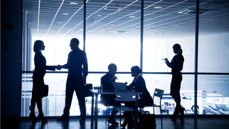 İş yönetimi için tasarruf! Hepsi bir arada yazılım var mı?