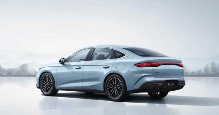 Türkiye’ye gelecek mi? BYD hibrit sedan otomobilini piyasaya sürüyor!