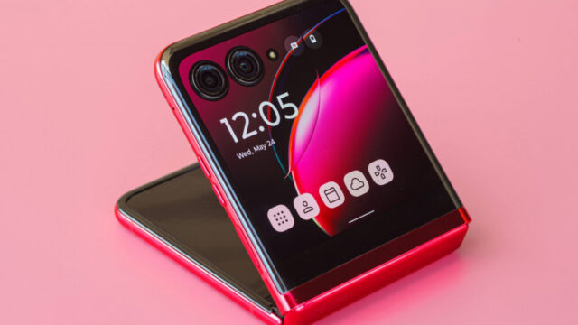 Motorola's next foldable phone leaked