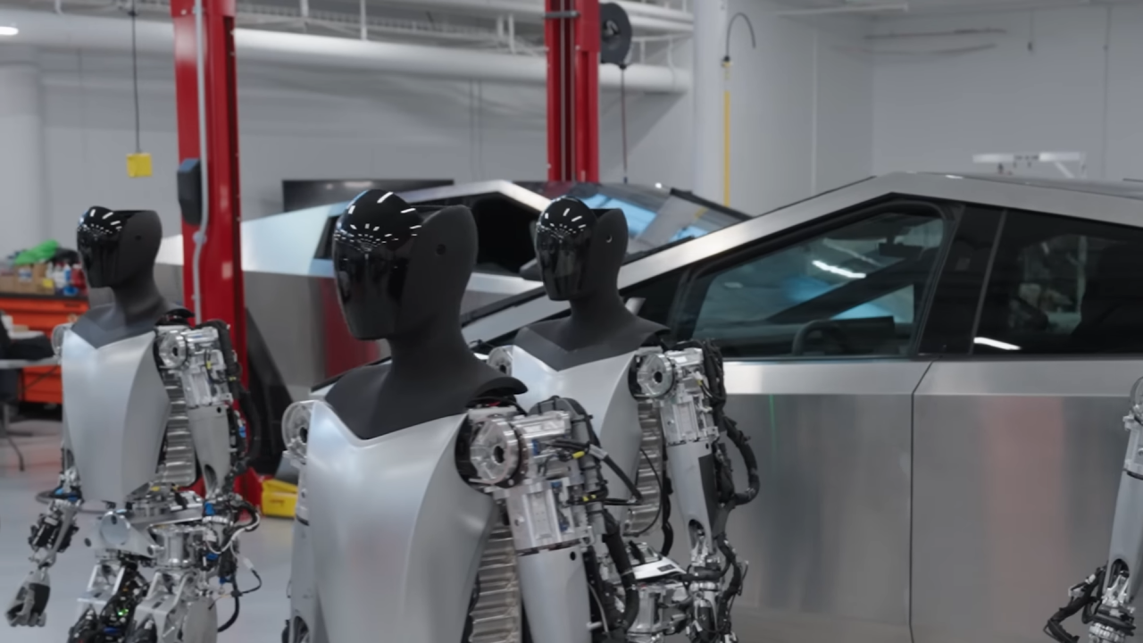 Tesla's humanoid robot Tesla Optimus starts working in the factory.
