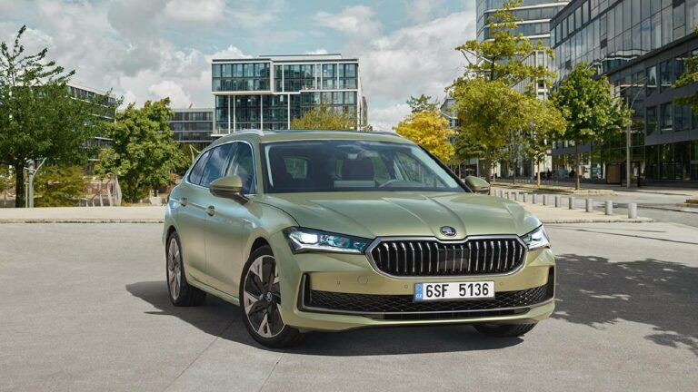 Skoda Superb rekor kırdı!