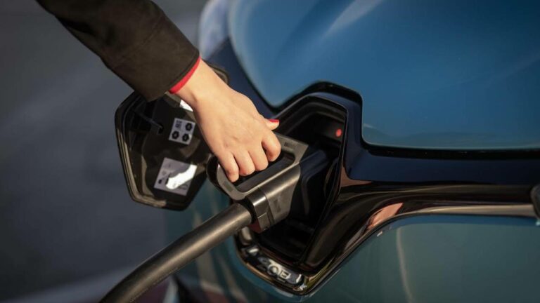 Elektrikli otomobil kullanıcıları için bayramda şarj planlama vakti!