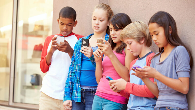 Instagram, gençlere cinsel içerikli Reels videoları öneriyor!