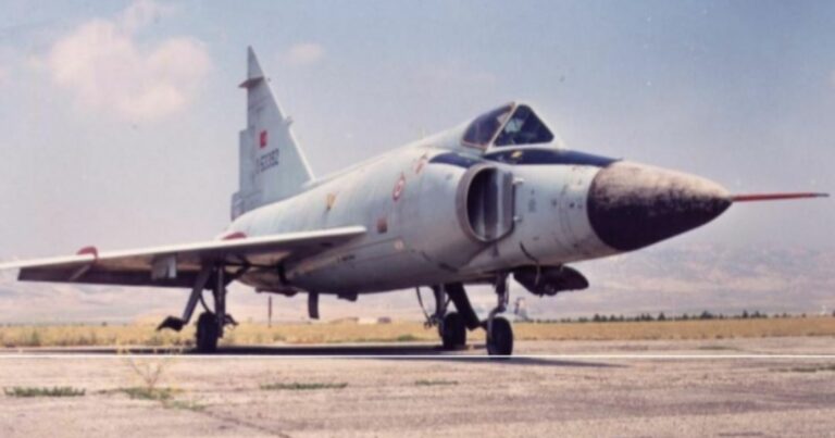 F-4’ü herkes bilir ama F-102’yi gerçek gurmeler bilir!