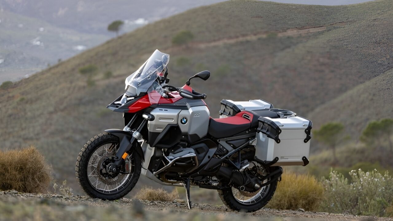 BMW uzun yol motosikletini tanıttı: R 1300 GS Adventure