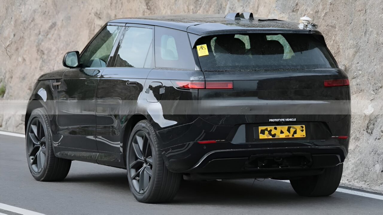 saf-elektrikli-range-rover-sport-goruntulendi