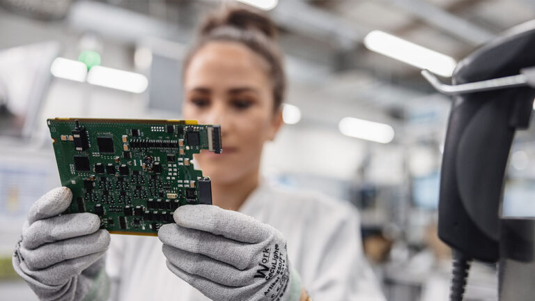 Milli Teknoloji Akademisi öğrencilere özel yeni nesil eğitimlere başlıyor!