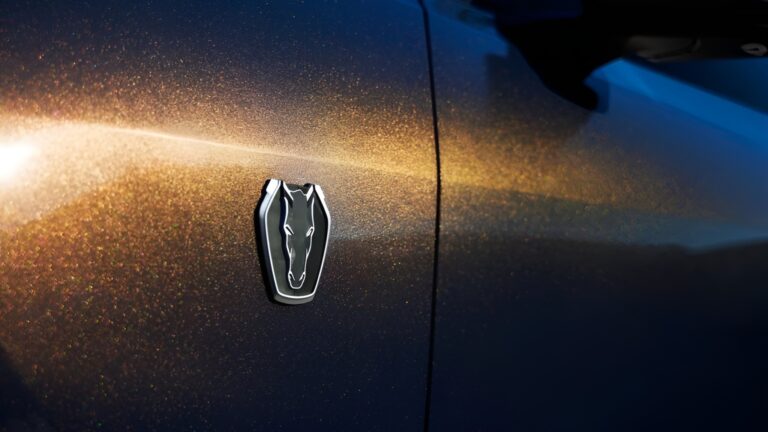Ford’tan yeni bir alt marka geliyor: Dark Horse