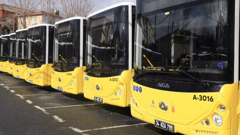 İETT, kadınlar için durak kuralını kaldırdı!