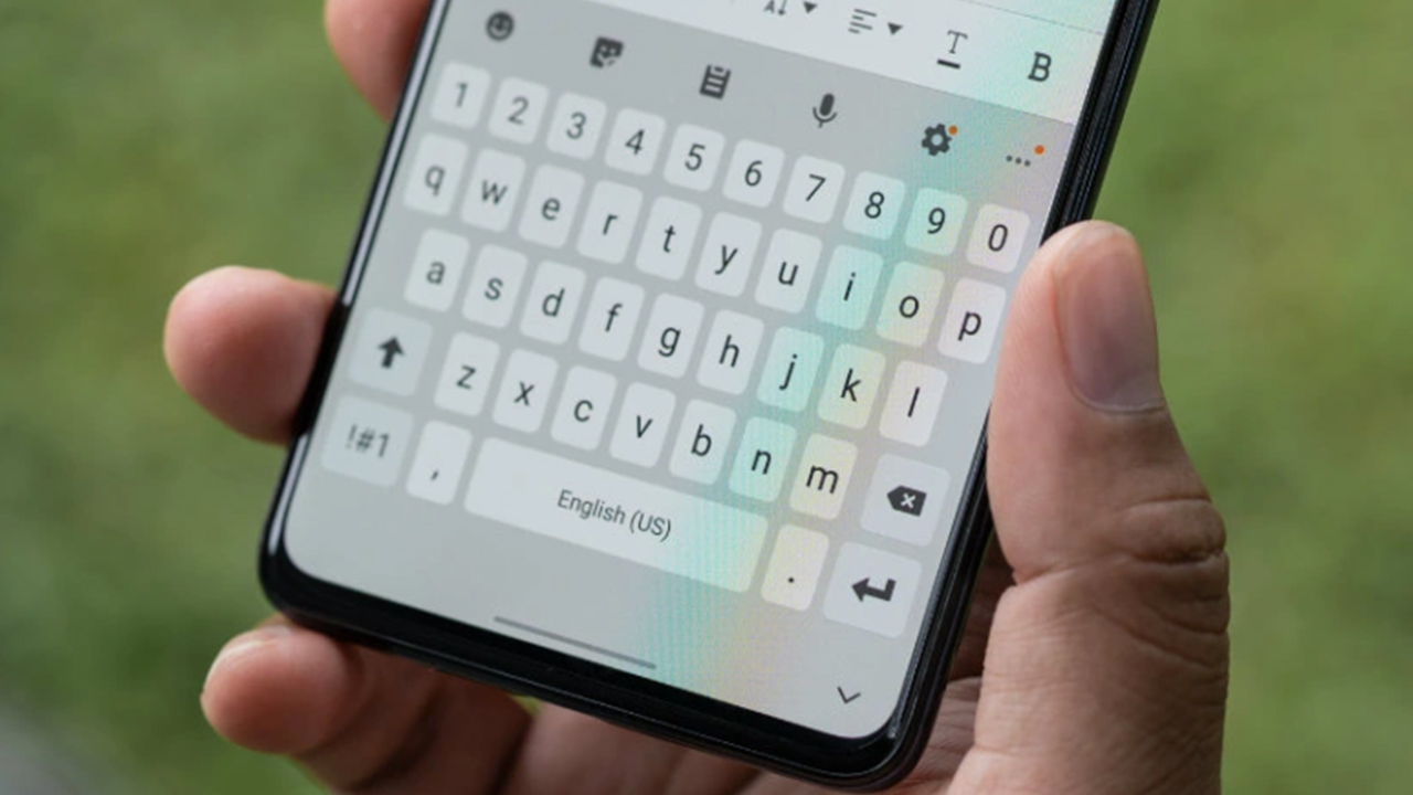 Samsung Klavye YouTube Ve Spotify Uzant lar n Sessizce Kald rd 