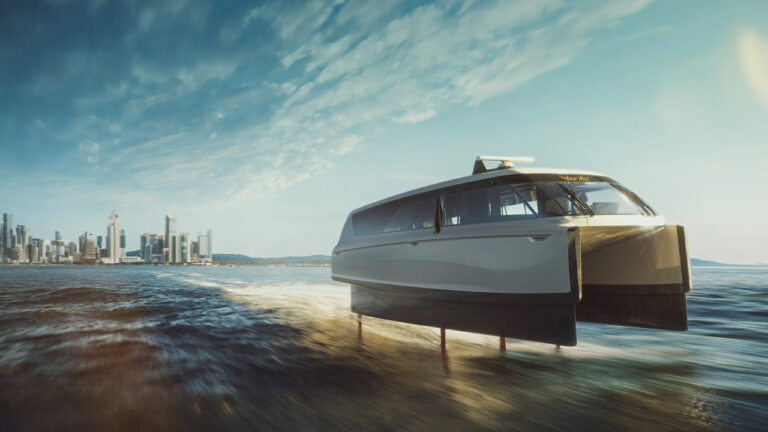 Suudi Arabistan’da uçan teknelerle seyahat zamanı!