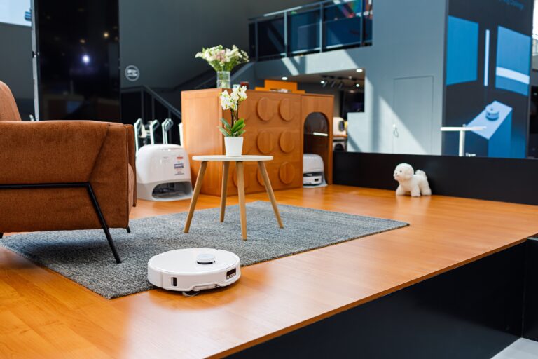 18.500 Pa emiş gücü: Roborock Qrevo Curv tanıtıldı!