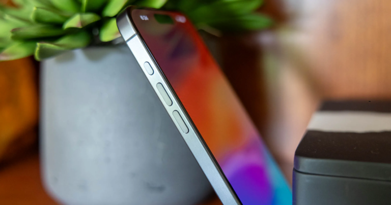 Kredi kartı inceliğinde telefon mümkün mü: Artık, evet!