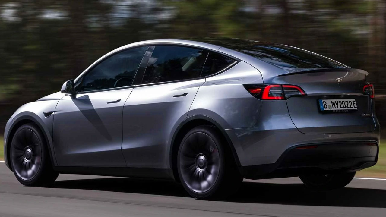 Tesla altı koltuklu model y