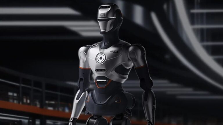 Dünyada ilk: Çinliler şimdi de insan gibi yürüyen robot yaptı!