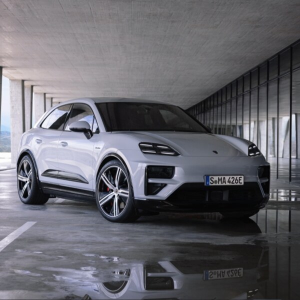 Porsche Macan Turbo Electric