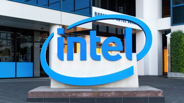Büyük zarar: Intel’de tehlike çanları çalıyor!